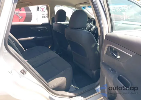 2015 Nissan Altima 2.5 S z USA, uszkodzony, nr VIN 1N4AL3AP6FN326895